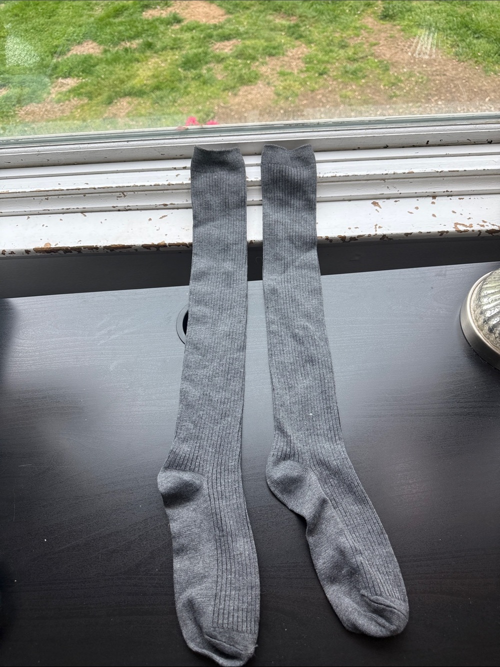 Men's Gray Knee-High Dress Socks - Comfortable Ribbed Pair